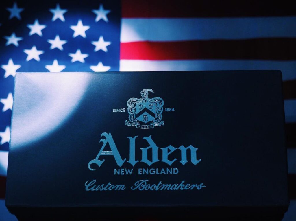オールデンの箱とアメリカ国旗