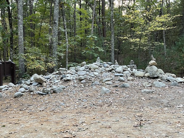ソローが暮らした小屋の跡